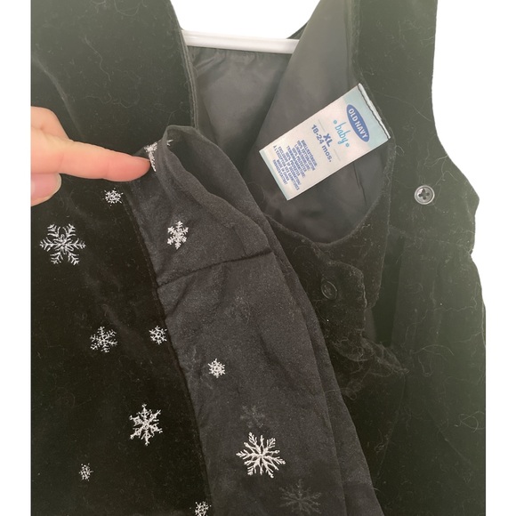 EUC Old Navy Winter Snowflake Velvet Dress 18-24 Months - Picture 3 of 3
